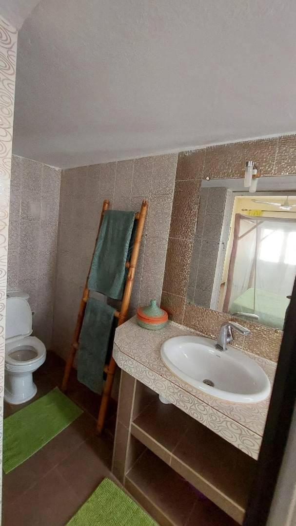 B&B Pieds Dans L'Eau Popenguine Exteriör bild