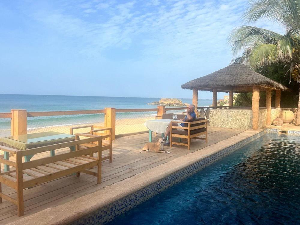 B&B Pieds Dans L'Eau Popenguine Exteriör bild
